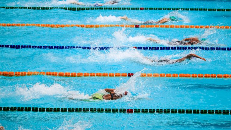 Rekord Świata w pływaniu na 100 m stylem dowolnym