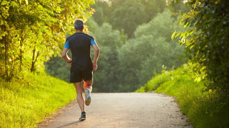 Z jaką prędkością biega człowiek?